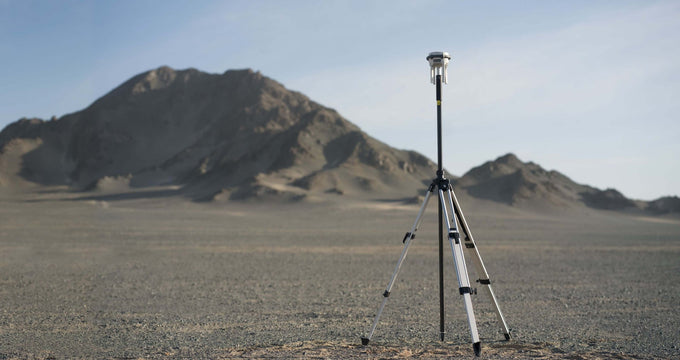 DJI D-RTK 3 Basisstation im Gelände